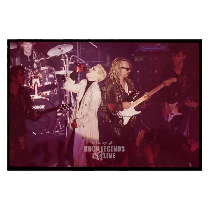 Eurythmics – No Strangers by Zoe Wilson, 1988